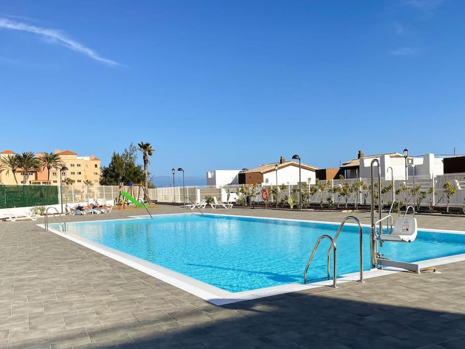 Sunny Luxury Apartment With Two Great Sunny - Level Terraces, Two Swimming Pools, In A New Complex Pueblo Majorero, Close To Fuerteventura Golf Club, Next To The Beach , Atlantico Shopping Mall And Casino In كاليتا ذي فوستي المظهر الخارجي الصورة