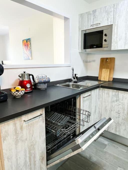 Sunny Luxury Apartment With Two Great Sunny - Level Terraces, Two Swimming Pools, In A New Complex Pueblo Majorero, Close To Fuerteventura Golf Club, Next To The Beach , Atlantico Shopping Mall And Casino In كاليتا ذي فوستي المظهر الخارجي الصورة