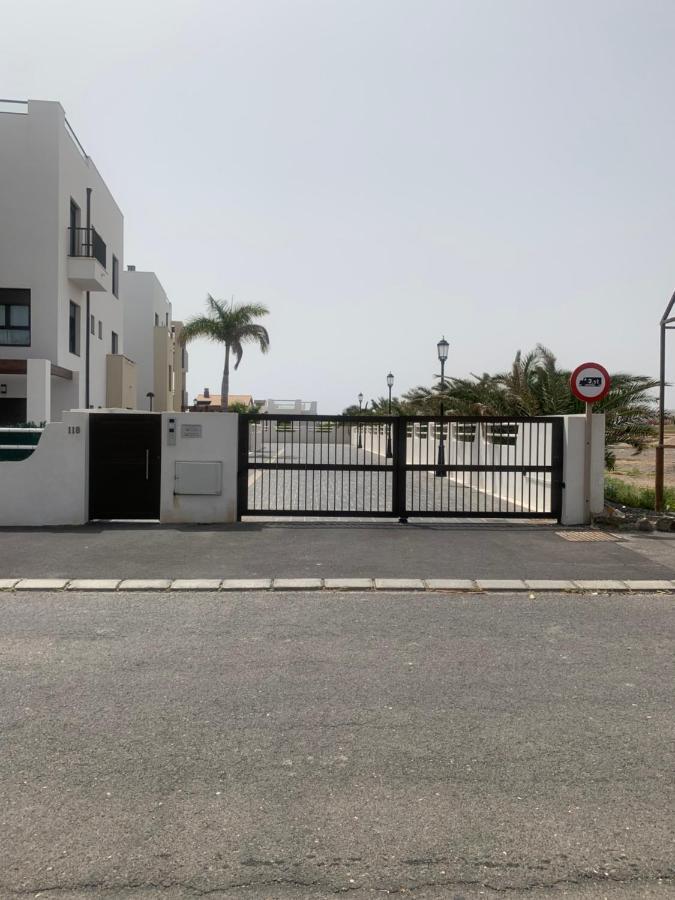 Sunny Luxury Apartment With Two Great Sunny - Level Terraces, Two Swimming Pools, In A New Complex Pueblo Majorero, Close To Fuerteventura Golf Club, Next To The Beach , Atlantico Shopping Mall And Casino In كاليتا ذي فوستي المظهر الخارجي الصورة